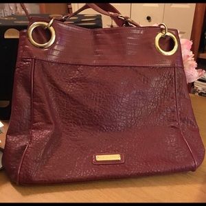 Steve Madden Bags - STEVE MADDEN BURGUNDY TAFFEY TOTE BAG NWOT Steve Madden Bags - STEVE MADDEN BURGUNDY TAFFEY TOTE BAG NWOT